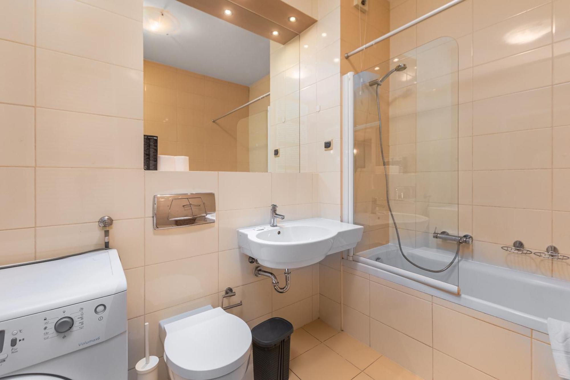 Obrzezna 1 By Homeprime Lägenhet Warszawa